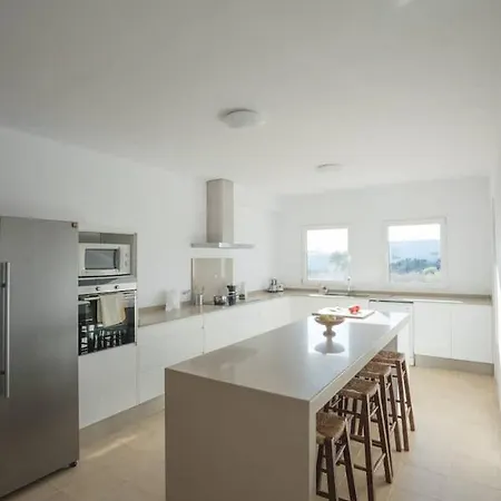 Casa Con Piscina, Vistas Y Acceso Privado Al Mar. Vistes Voramar. Holiday home Cala'N Blanes (Menorca)