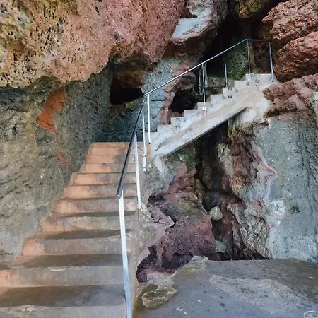 Hébergement de vacances Casa Con Piscina, Vistas Y Acceso Privado Al Mar. Vistes Voramar.