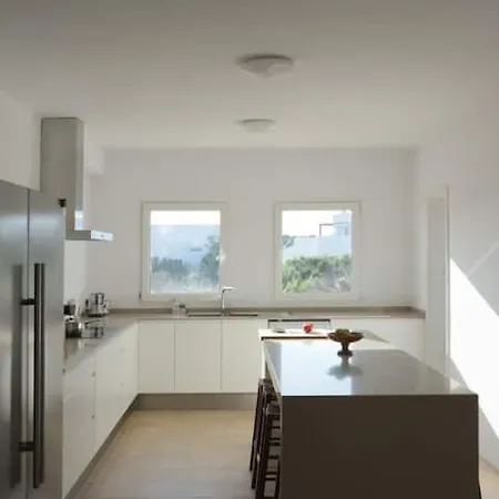 Casa Con Piscina, Vistas Y Acceso Privado Al Mar. Vistes Voramar. Cala'N Blanes (Menorca)