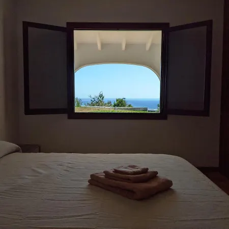 Holiday home Casa Con Piscina, Vistas Y Acceso Privado Al Mar. Vistes Voramar. Cala'N Blanes (Menorca)