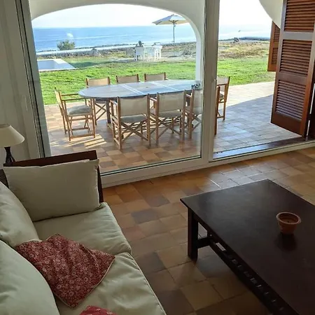 Hébergement de vacances Casa Con Piscina, Vistas Y Acceso Privado Al Mar. Vistes Voramar. *